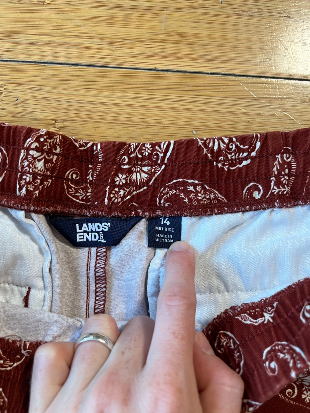 Lands' End Women's Rust Red Paisley Bandana Print Elastic Waist Casual Shorts - Picture 3 of 10